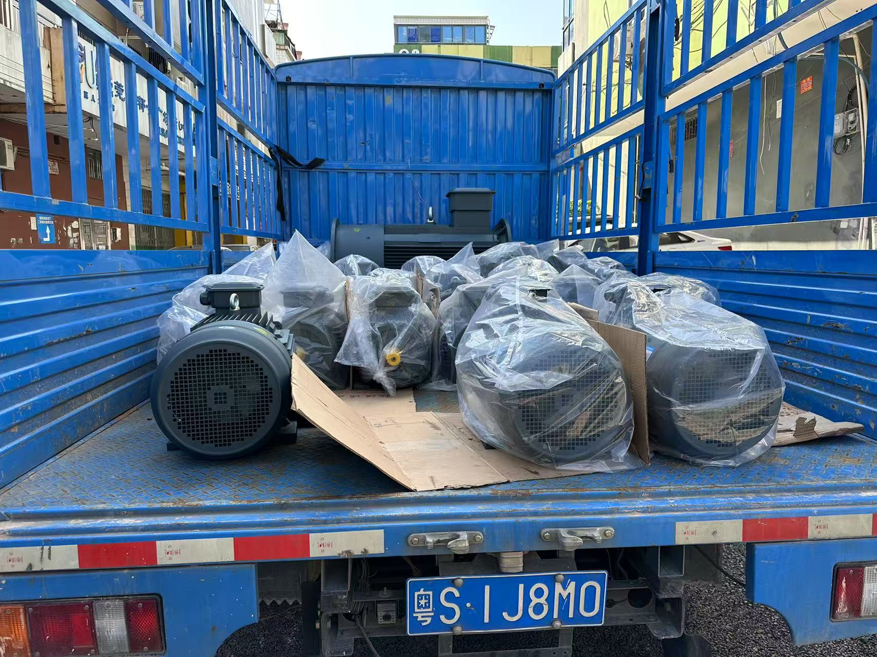 陆逊卡东莞华宏节能改造2.jpg
